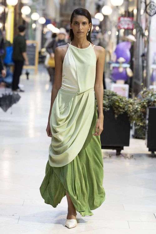 石獅籍服裝設(shè)計(jì)師作品亮相巴黎時(shí)裝周