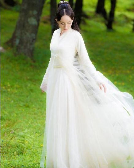 盤點五位古裝最仙明星：楊冪、趙麗穎、劉亦菲，誰是你心中的仙女首選？